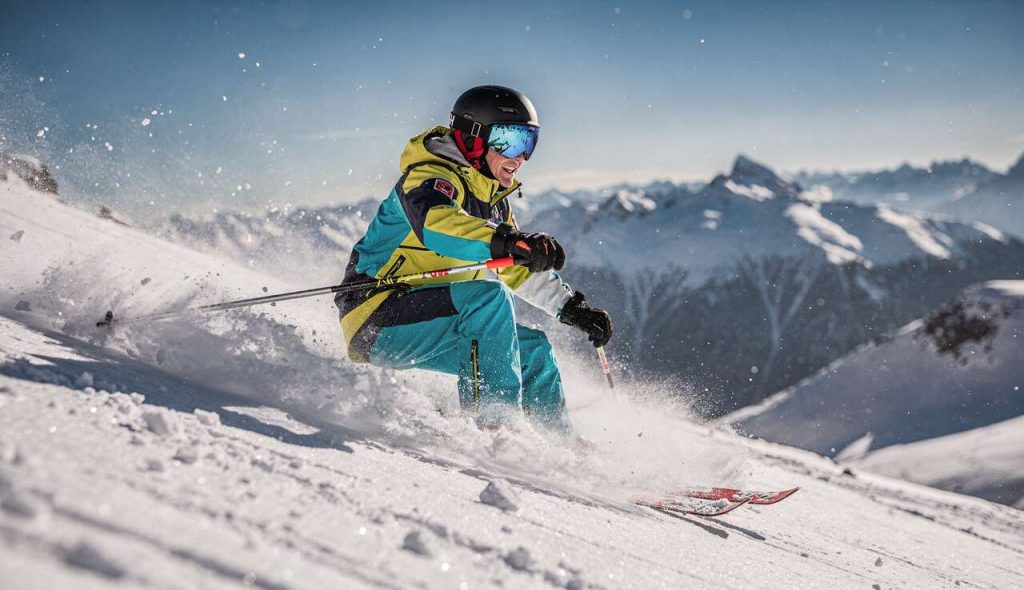 Comment skier efficacement en conditions de neige difficiles ?