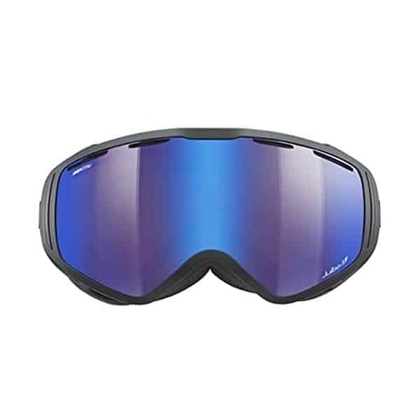 Découvrez notre test du masque de ski Julbo Titan pour hommes : performance photochromique 2-4, confort OTG et design moderne pour une expérience optimale sur les pistes.