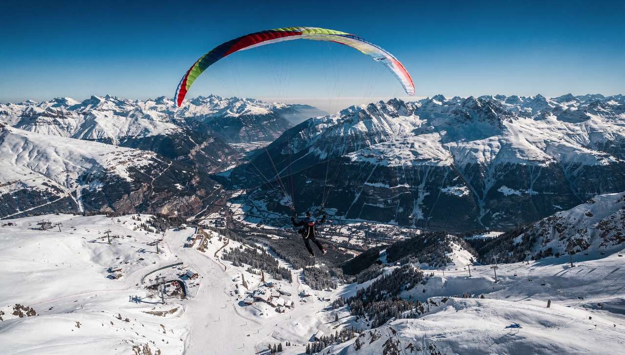 Courchevel vue du ciel : l'exp&eacute;rience inoubliable du parapente