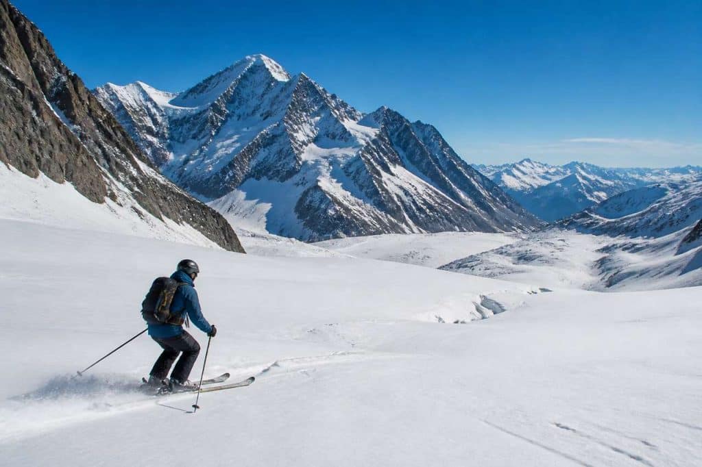 Pourquoi le ski sur glacier est-il une expérience unique ?