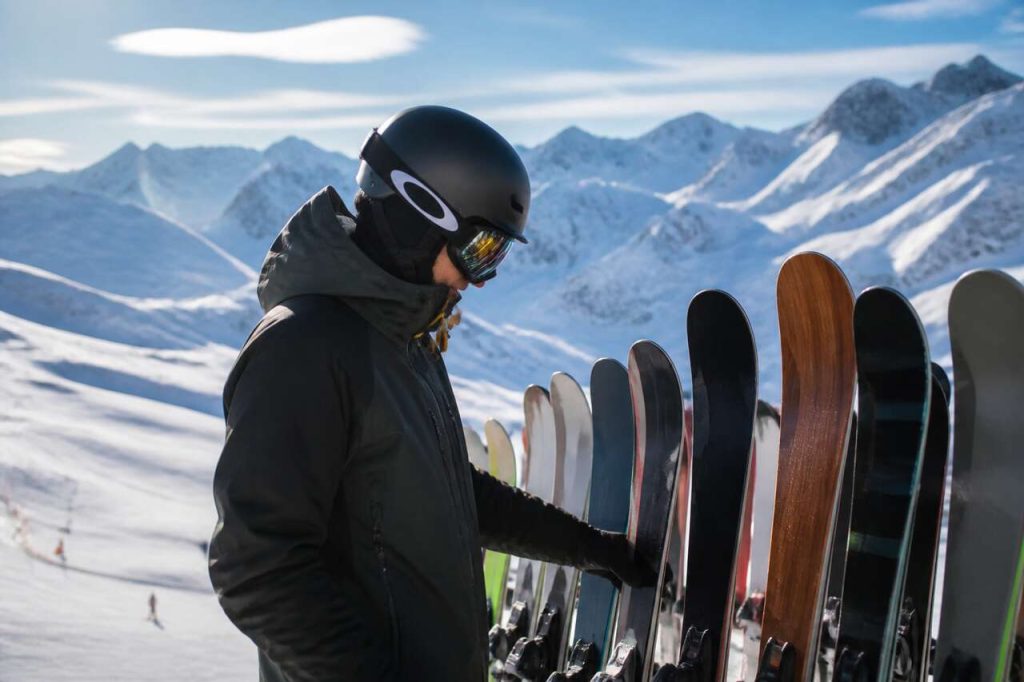 Conseils pour choisir vos skis de randonnée